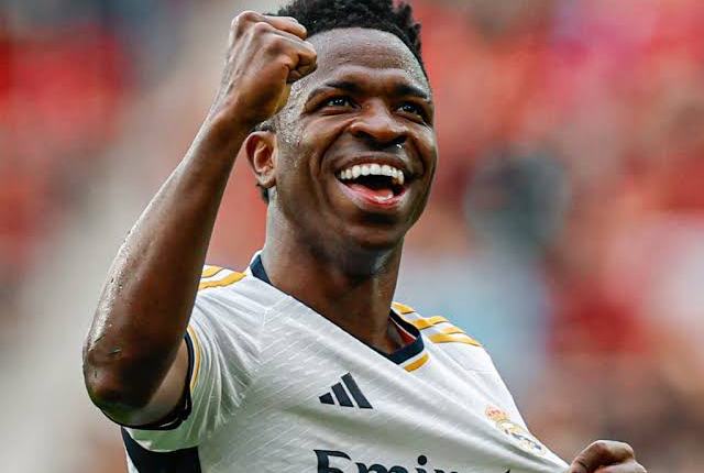 Vini Jr no&nbsp;topo